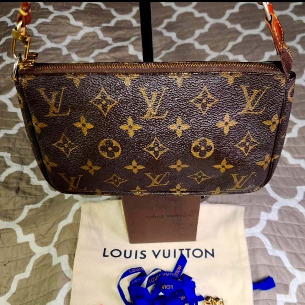 Louis Vuitton Pochette Accessoires DATE STAMPED : CA0046